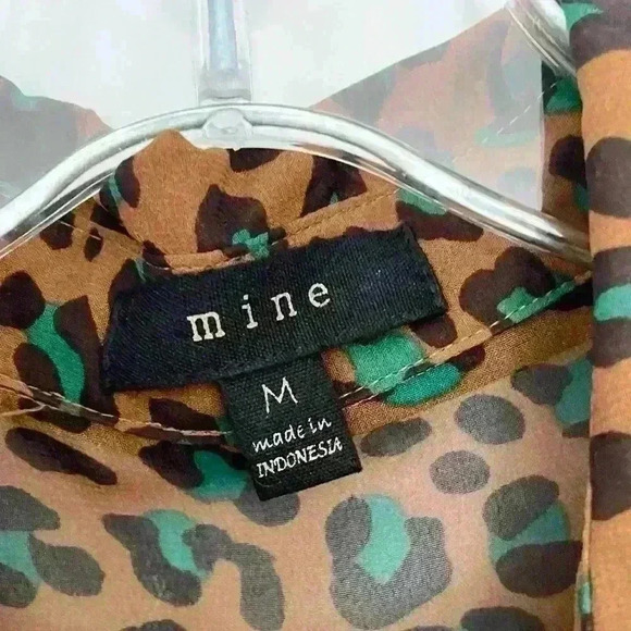 Women’s Size Medium Green Brown Leopard Crop Top Button Down Light Weight - Picture 5 of 5